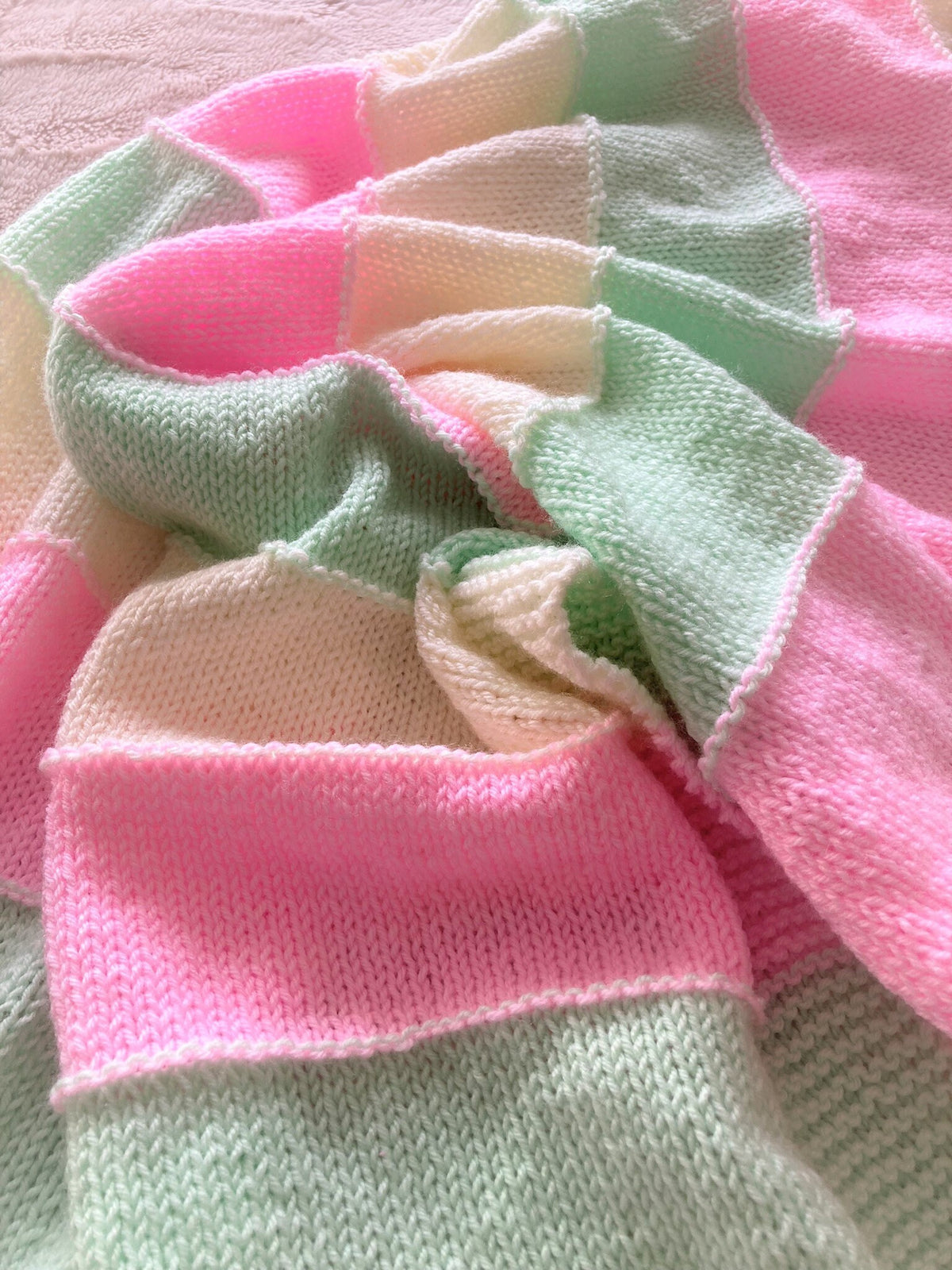 Knitting pattern ~ Bold Stripes Baby Blanket , Hat & Bootees Set ~ DK Yarn ~ ENGLISH ~ PDF Download