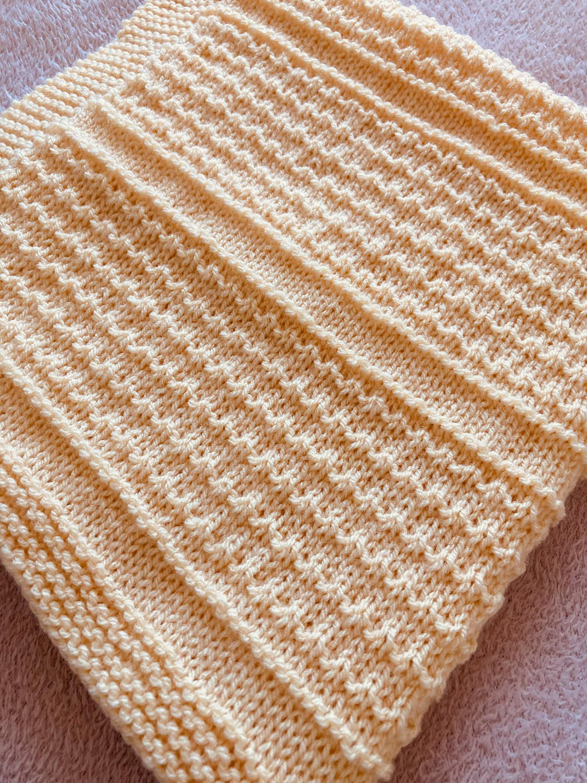 Knitting pattern ~ Idris Baby Blanket in Aran or DK ~ Perfect for beginners ~ ENGLISH ~ PDF Download