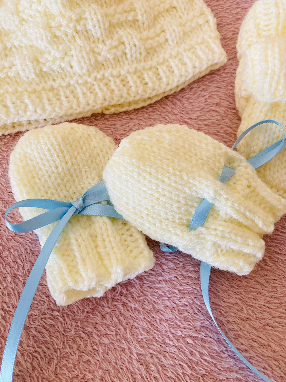 Knitting pattern ~ Easy Weave New Baby Set /  Hat , Mittens and Bootees ~ ENGLISH ~ PDF Download
