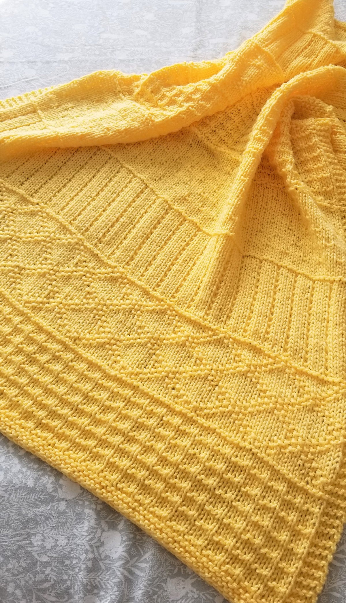 Knitting pattern ~ Easy Sampler Baby Blanket in DK Yarn ~ ENGLISH ~ PDF Download