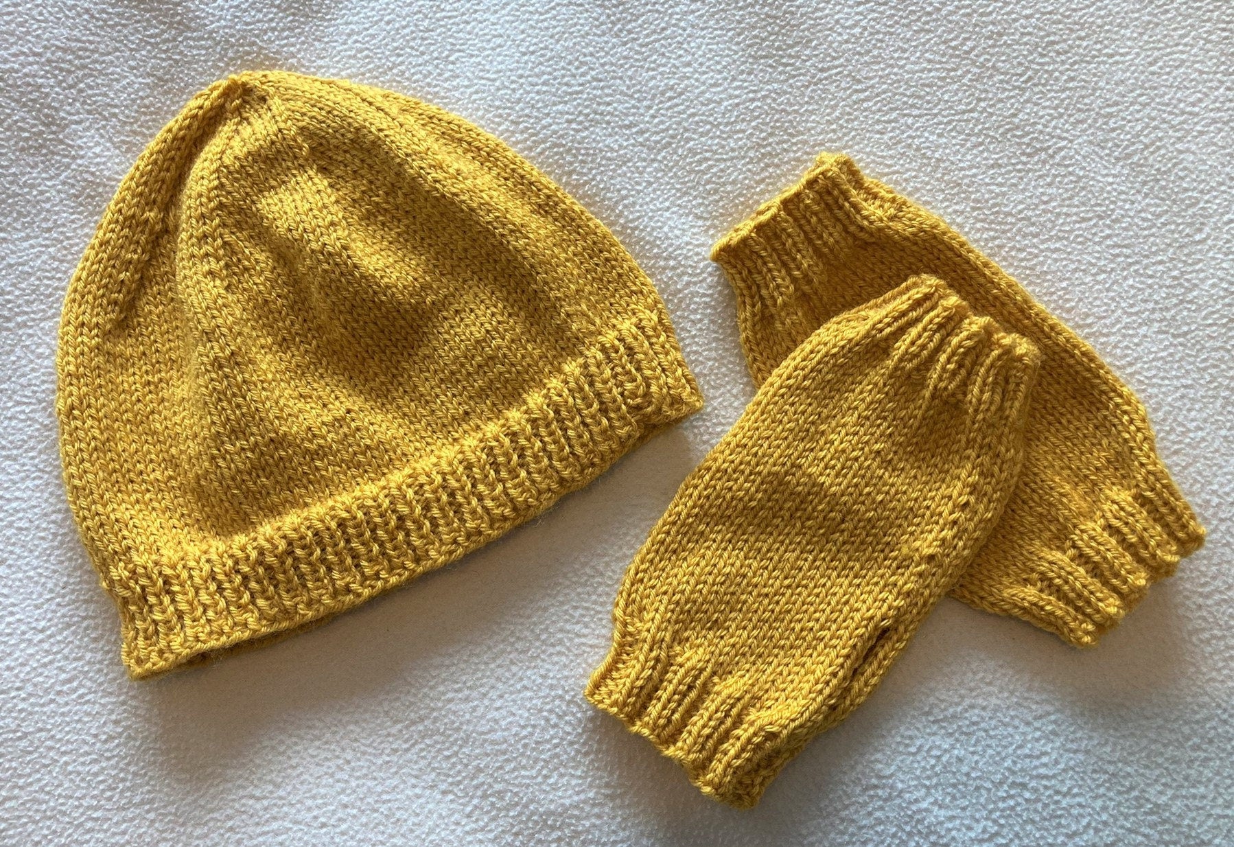 Knitting pattern ~Hat and Wrist warmers ~ Easy Knit ~ Two styles of hat ~  ENGLISH ~  PDF Download