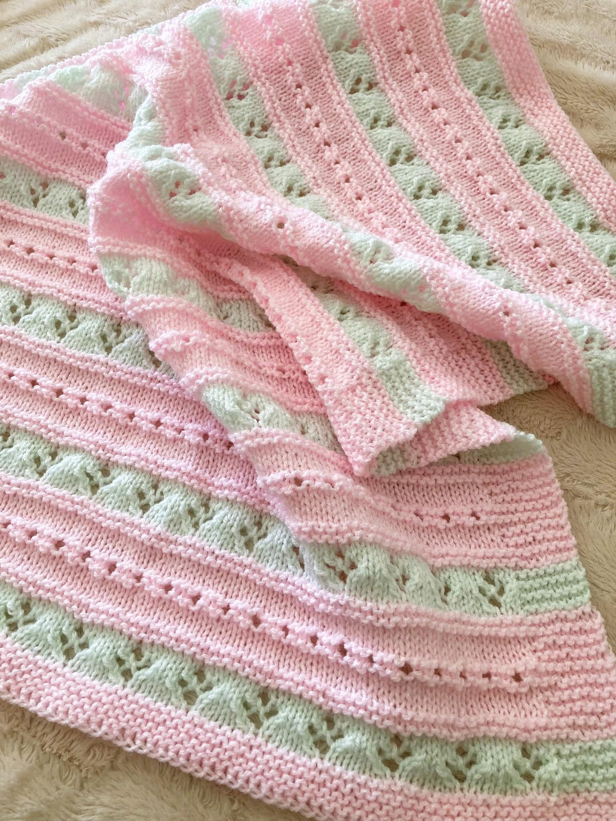 Knitting pattern ~ Alana Baby Blanket in DK Yarn ~ ENGLISH ~ PDF Download