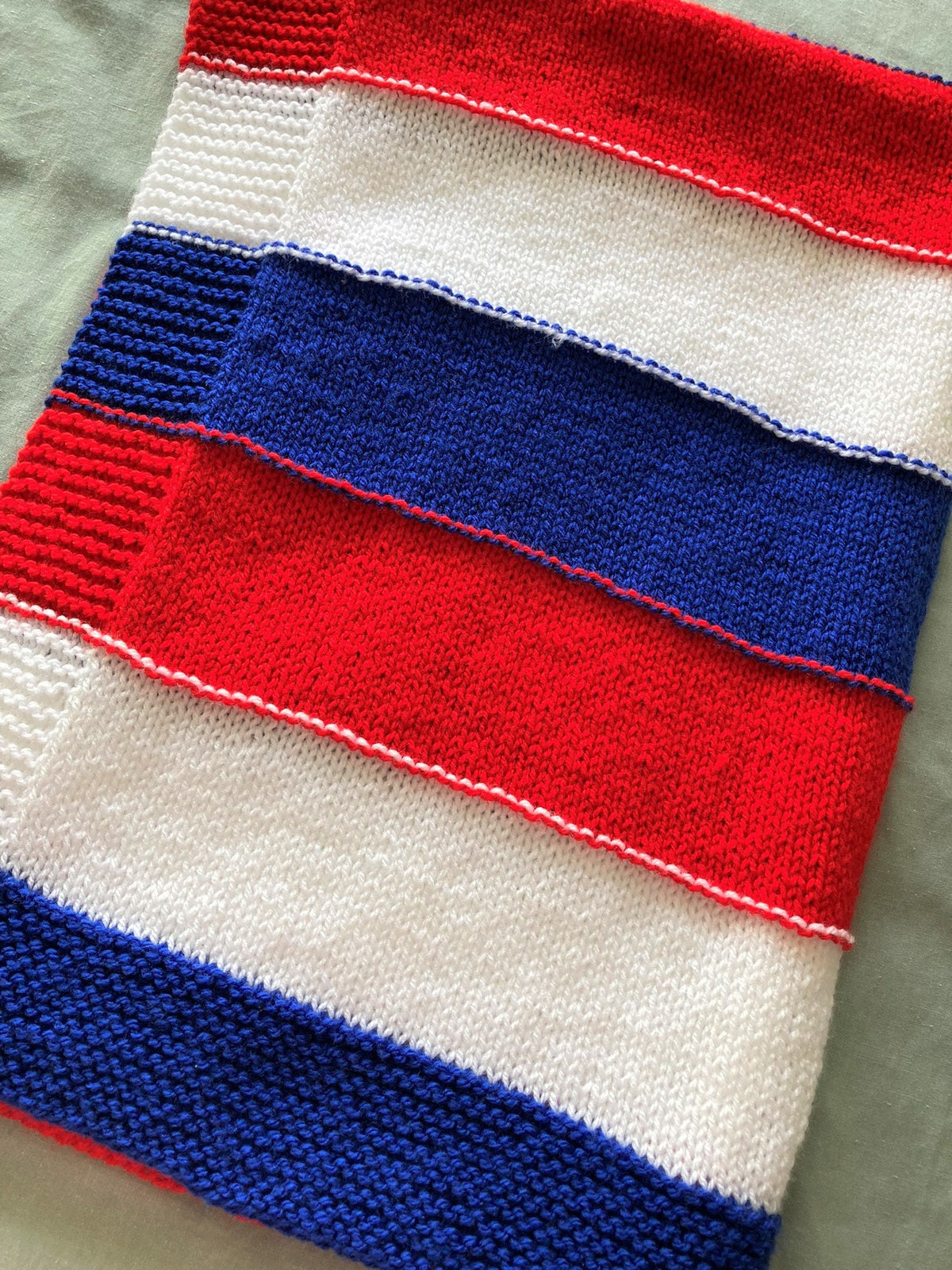 Knitting pattern ~ Bold Stripes Baby Blanket , Hat & Bootees Set ~ DK Yarn ~ ENGLISH ~ PDF Download