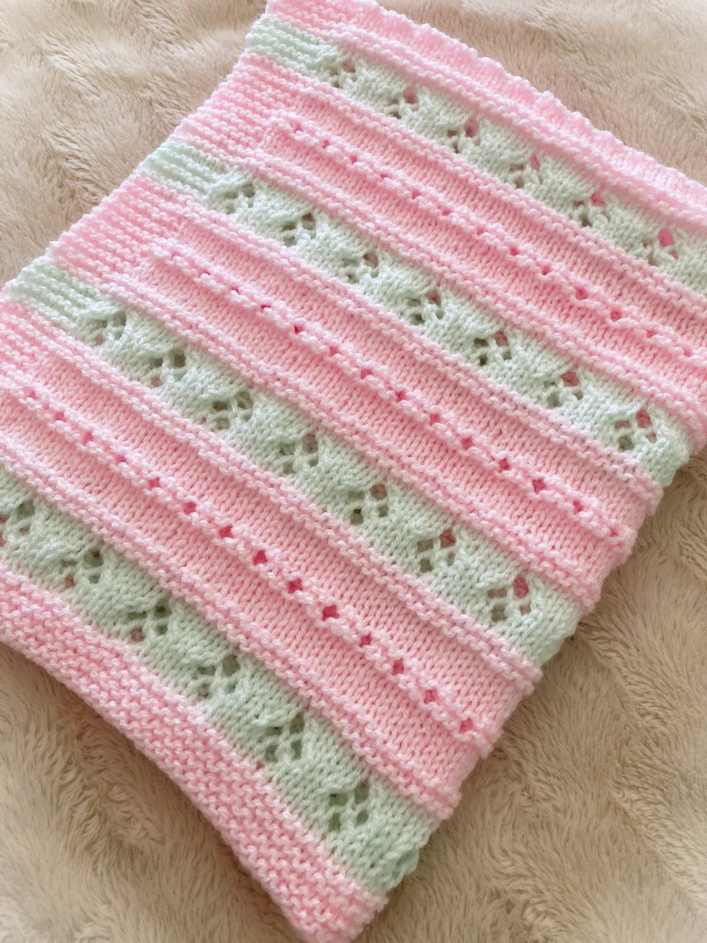 Knitting pattern ~ Alana Baby Blanket in DK Yarn ~ ENGLISH ~ PDF Download