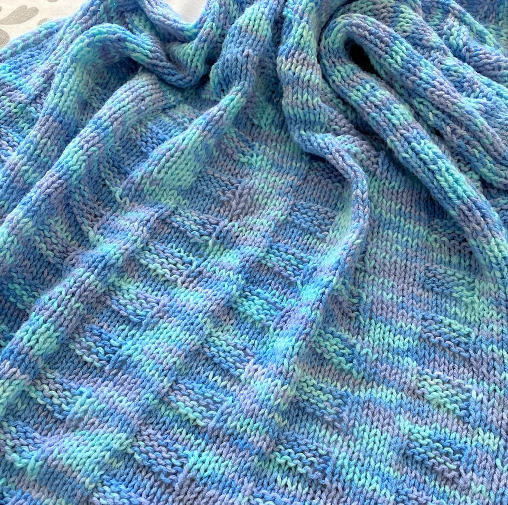 Knitting Pattern ~ Reversible Baby Blanket in DK yarn ~ Simple Pattern. ~ ENGLISH ~ PDF Download