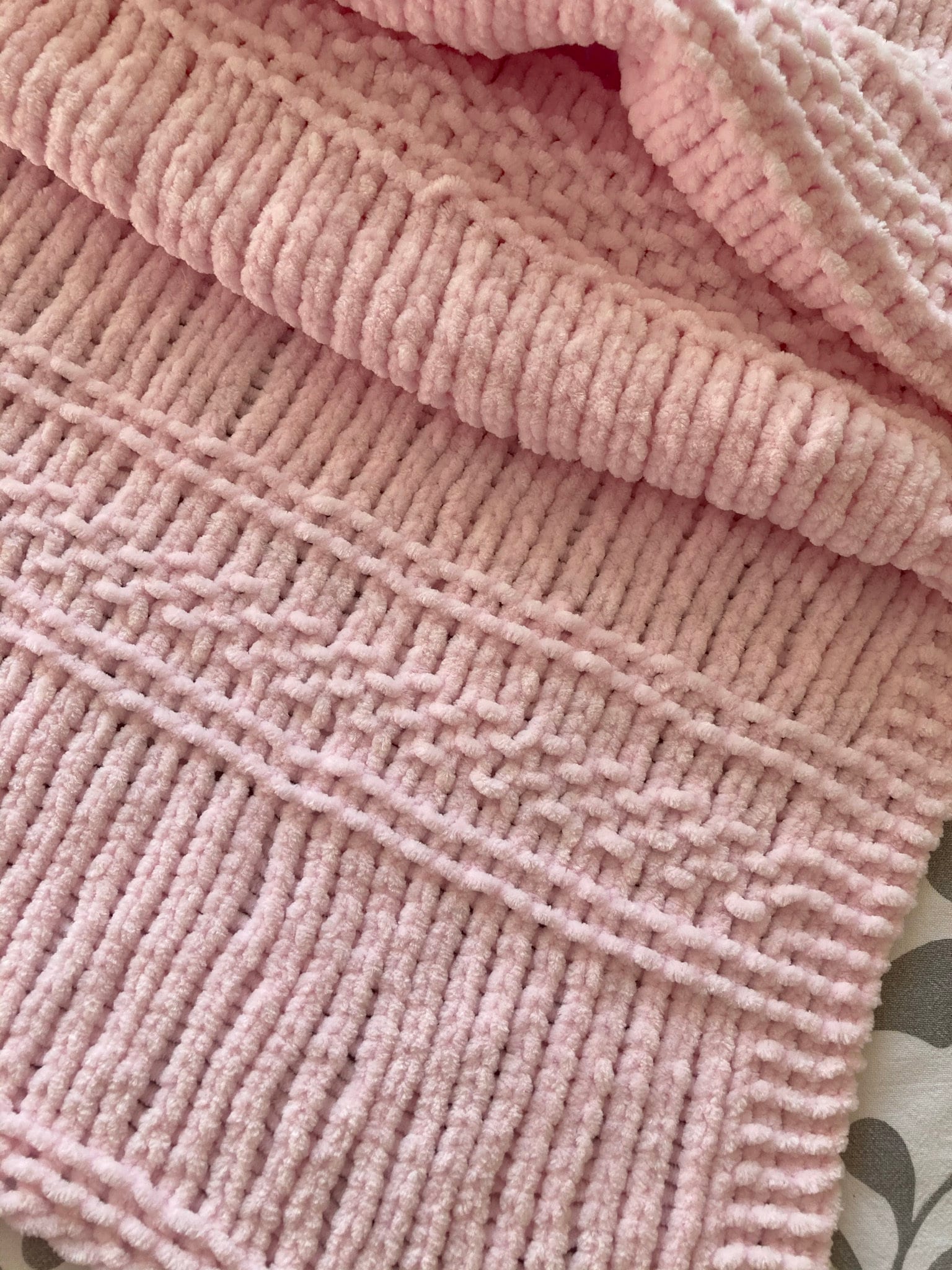 Knitting pattern ~ Lightweight Chunky Baby Blanket ~ Easy Design ~ ENGLISH ~ PDF Download