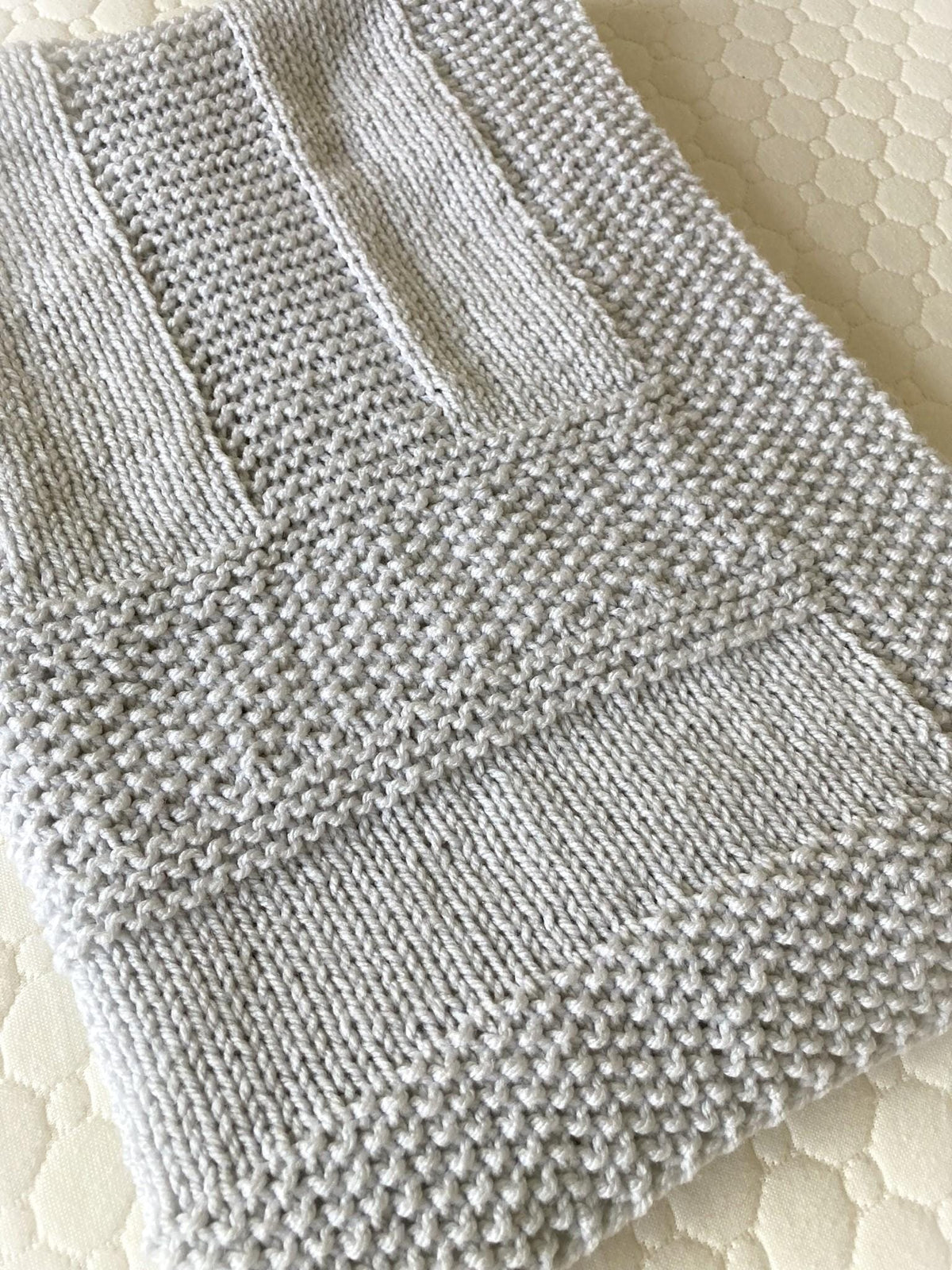 Knitting pattern ~ Hugo Baby Blanket ~ Perfect for beginners ~  Aran Yarn ~ ENGLISH ~ PDF Download