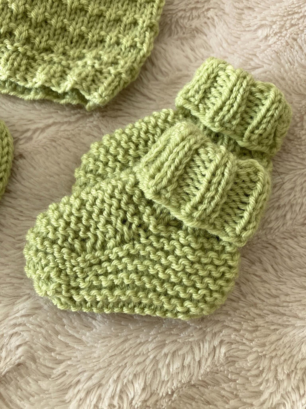 Knitting pattern ~ Idris New Baby Set /  Hat , Mittens and Bootees ~ ENGLISH ~ PDF Download