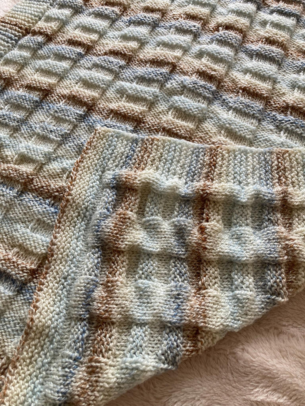 Knitting Pattern ~ Reversible Baby Blanket in DK yarn ~ Simple Pattern. ~ ENGLISH ~ PDF Download