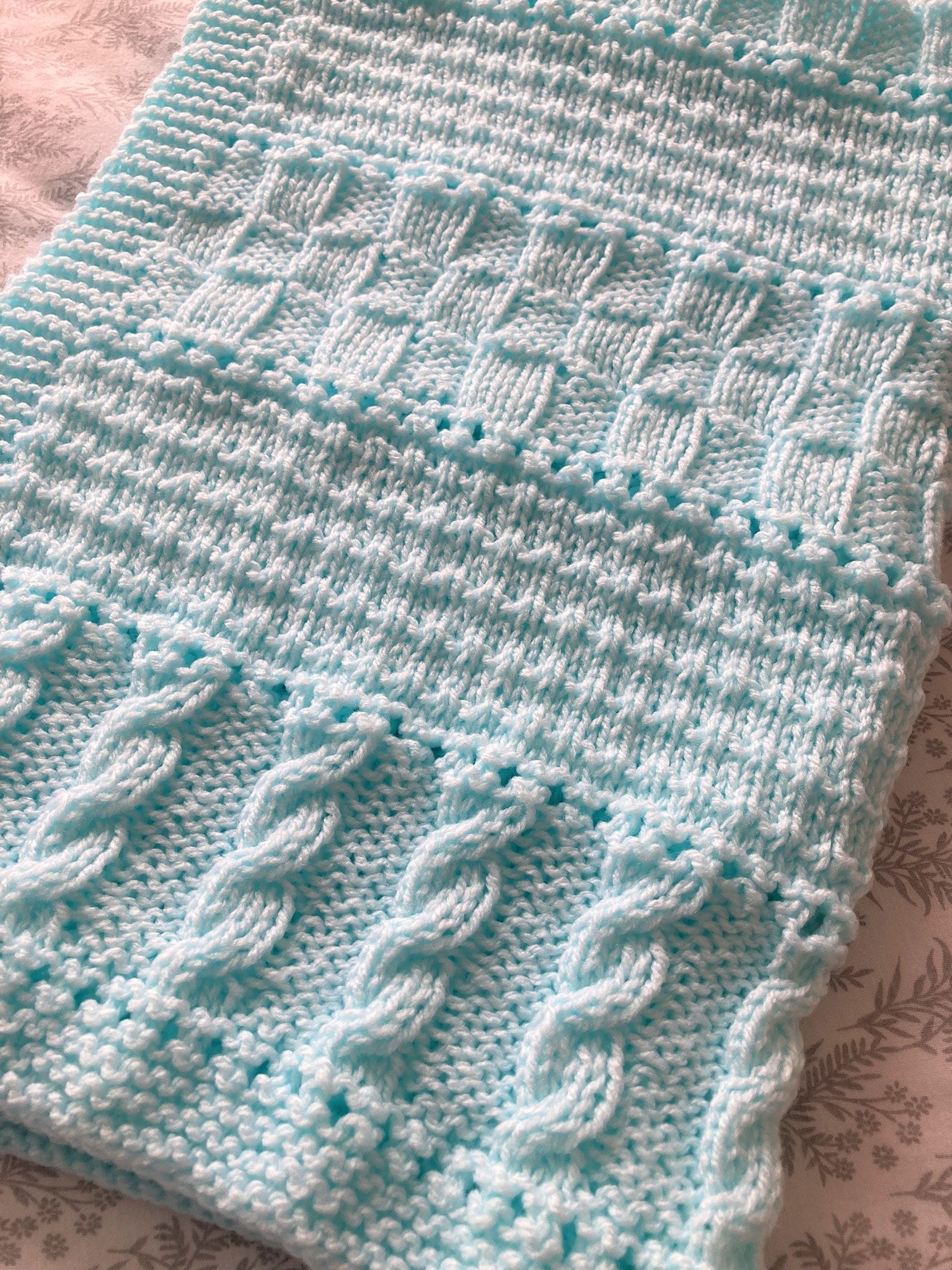 Knitting pattern ~ Avril Baby Blanket in DK Yarn ~ ENGLISH ~ PDF Download