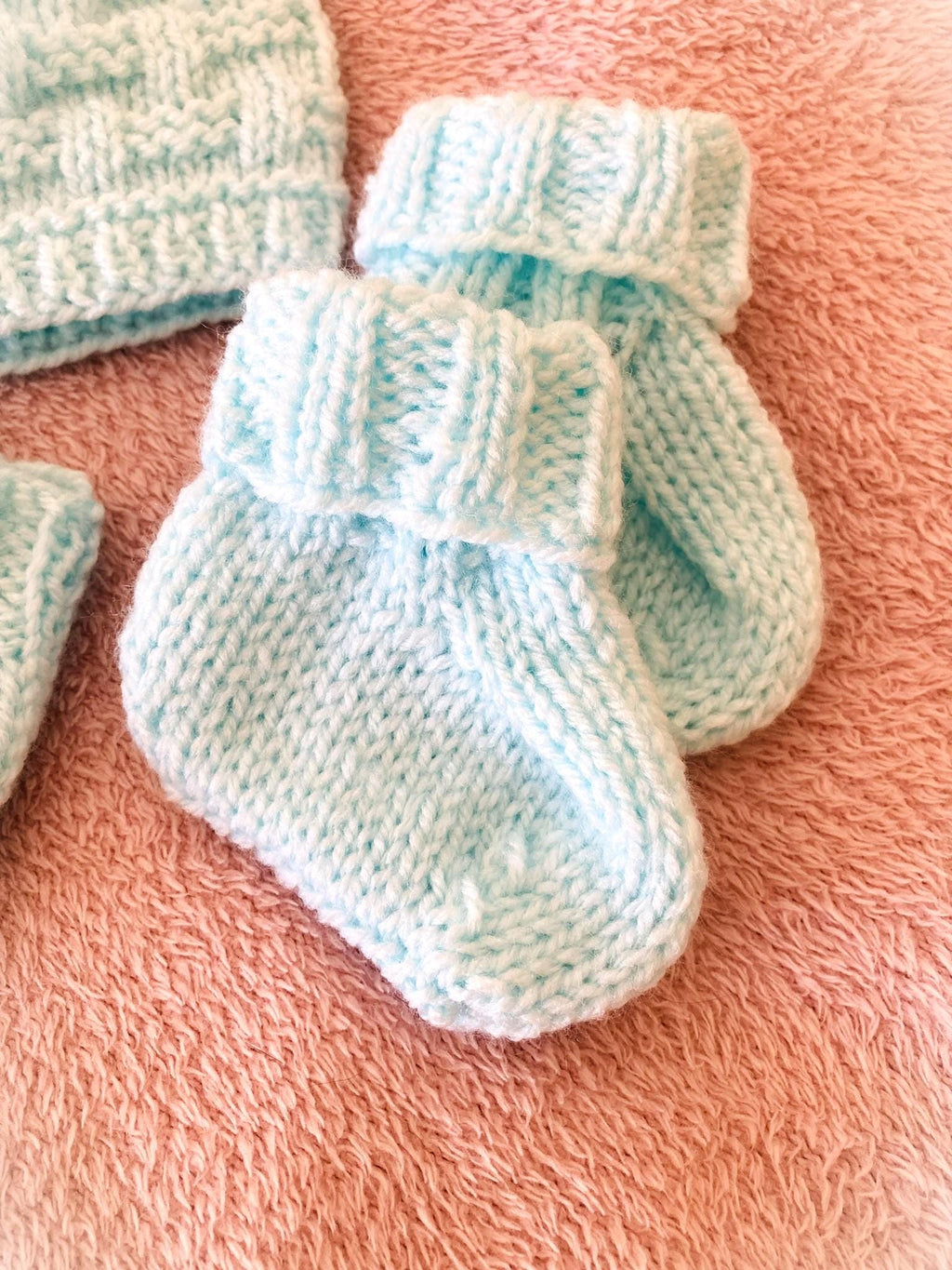 Knitting pattern ~ Easy Weave New Baby Set /  Hat , Mittens and Bootees ~ ENGLISH ~ PDF Download