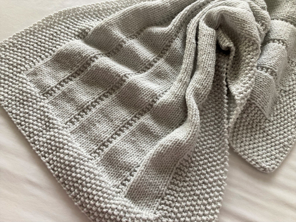 Knitting pattern ~ Easy Baby Blanket in Chunky, Aran or DK ~ Perfect for beginners ~ ENGLISH ~ PDF Download