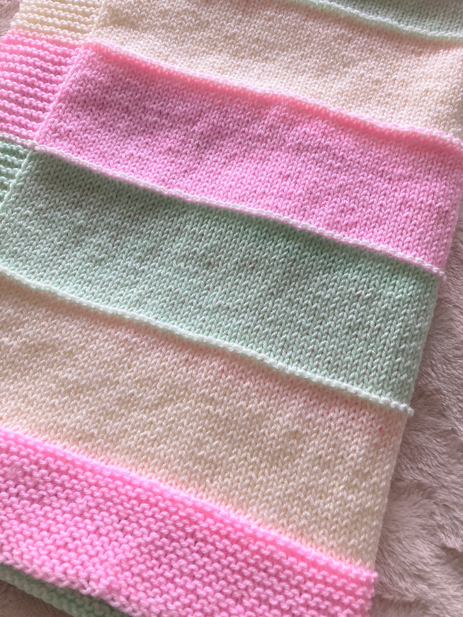 Knitting pattern ~ Bold Stripes Baby Blanket , Hat & Bootees Set ~ DK Yarn ~ ENGLISH ~ PDF Download