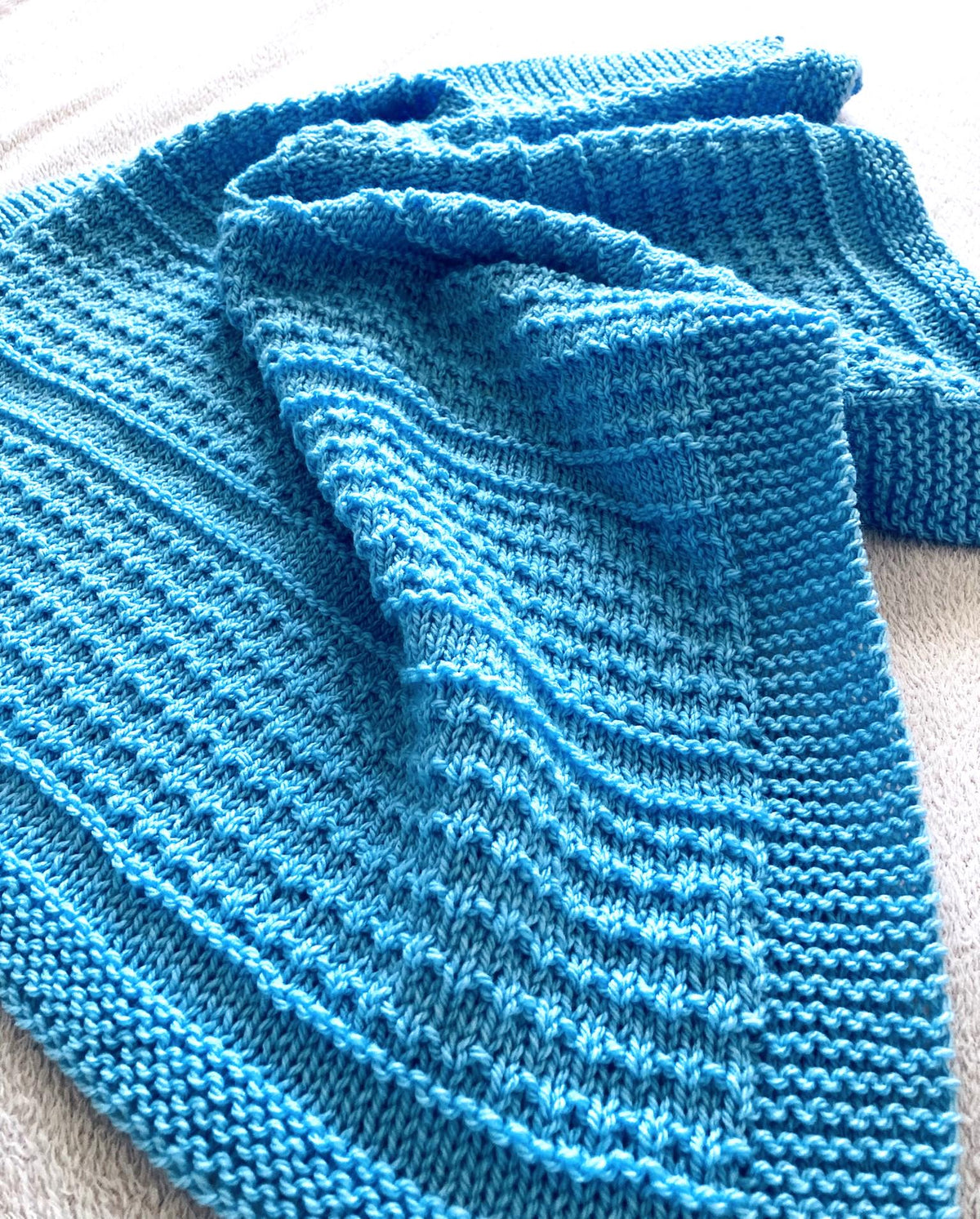 Knitting pattern ~ Idris Baby Blanket in Aran or DK ~ Perfect for beginners ~ ENGLISH ~ PDF Download