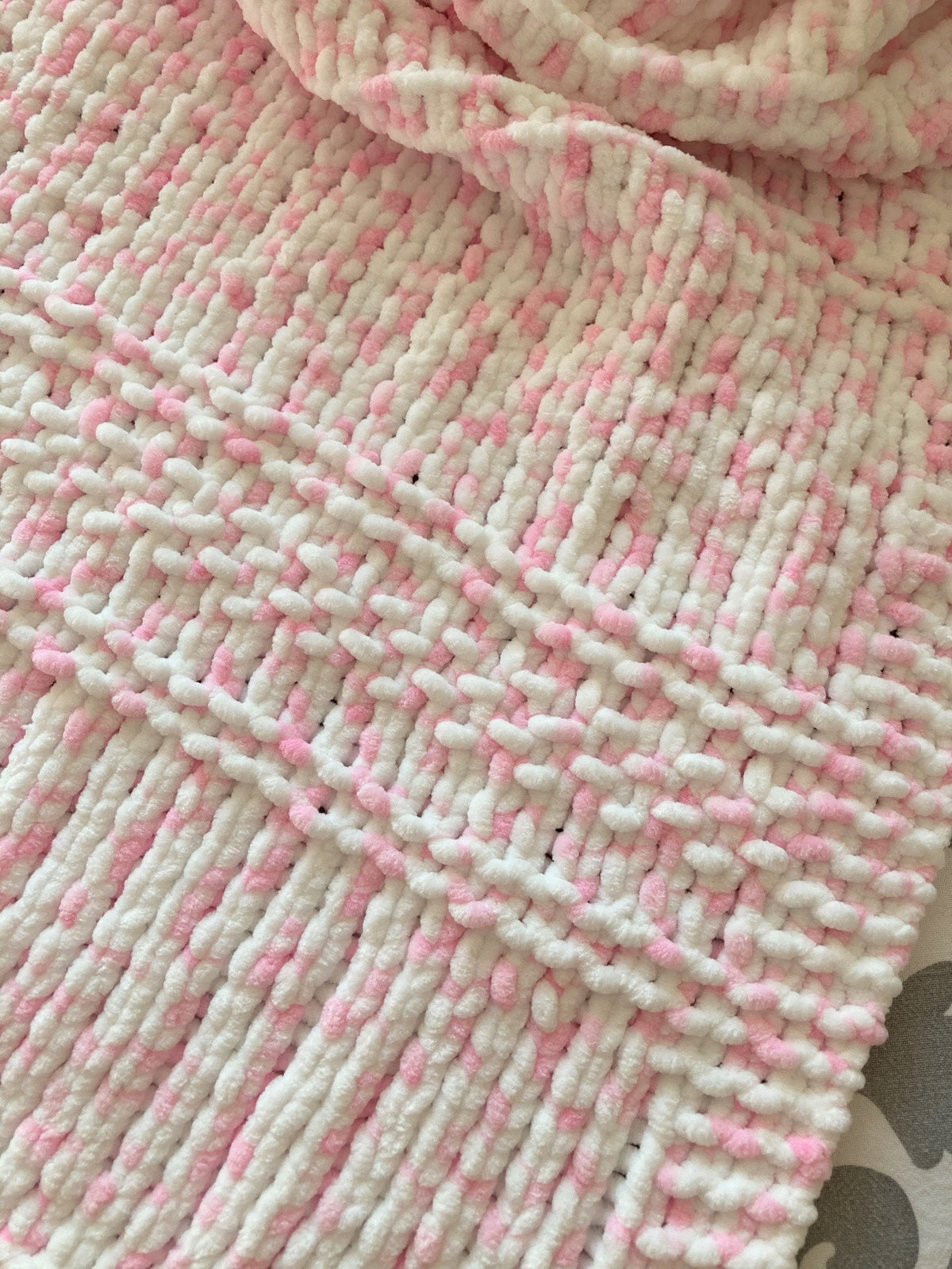 Knitting pattern ~ Lightweight Chunky Baby Blanket ~ Easy Design ~ ENGLISH ~ PDF Download