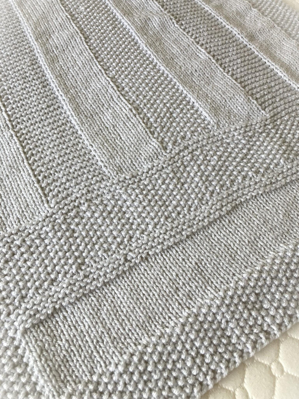 Knitting pattern ~ Hugo Baby Blanket ~ Perfect for beginners ~  Aran Yarn ~ ENGLISH ~ PDF Download