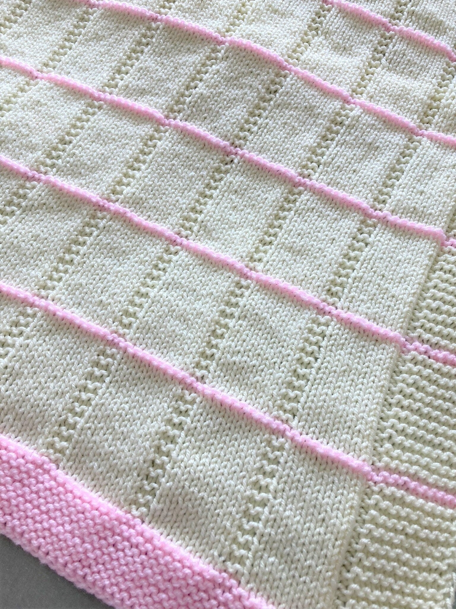 Knitting pattern ~ Cassy Baby Blanket ~ Simple Design ~  ENGLISH ~ PDF Download