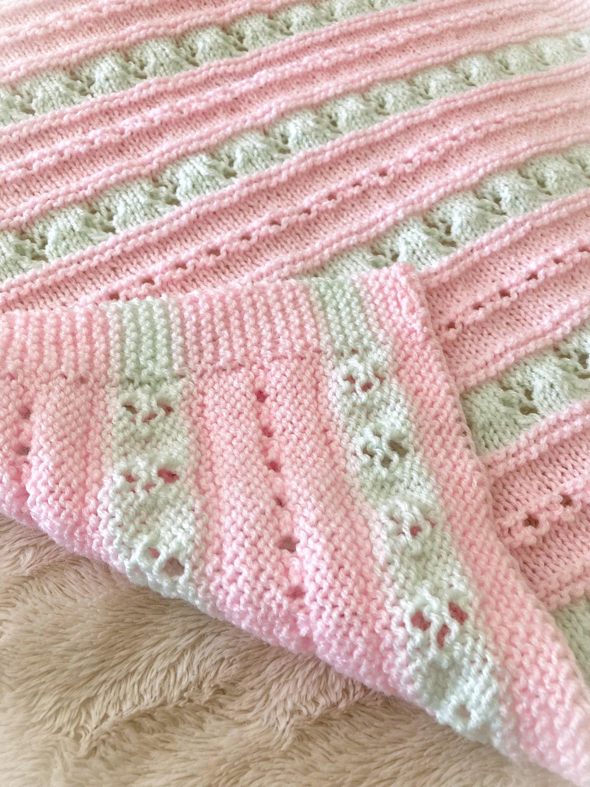 Knitting pattern ~ Alana Baby Blanket in DK Yarn ~ ENGLISH ~ PDF Download