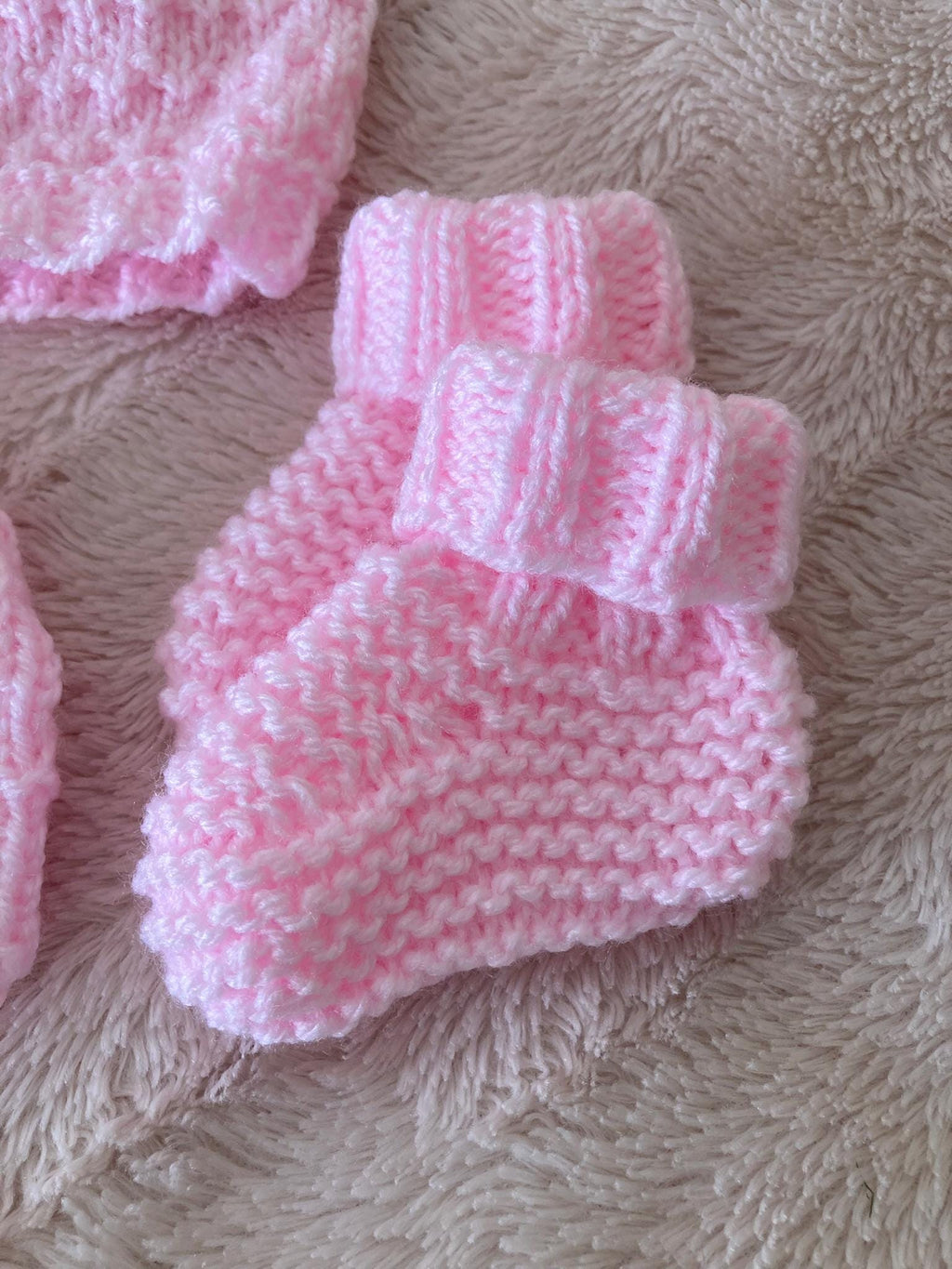 Knitting pattern ~ Idris New Baby Set /  Hat , Mittens and Bootees ~ ENGLISH ~ PDF Download