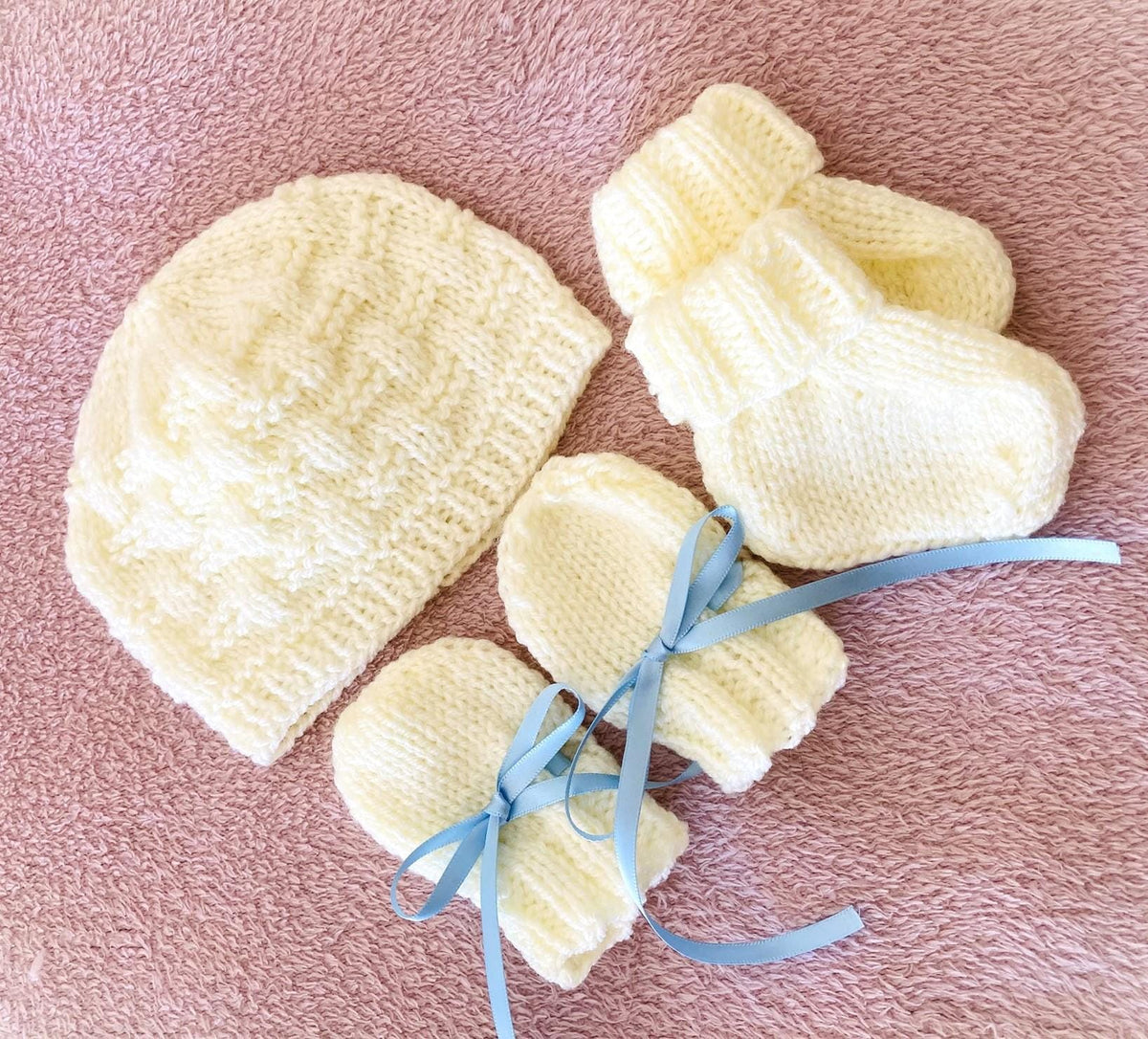 Knitting pattern ~ Easy Weave New Baby Set /  Hat , Mittens and Bootees ~ ENGLISH ~ PDF Download